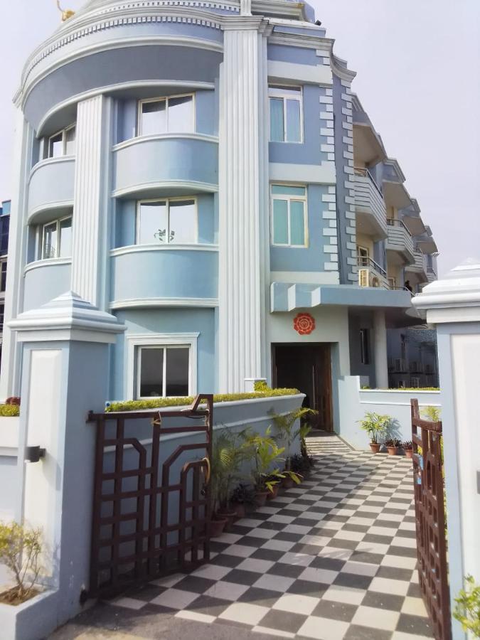 Hotel Prabhupada Puri Ngoại thất bức ảnh