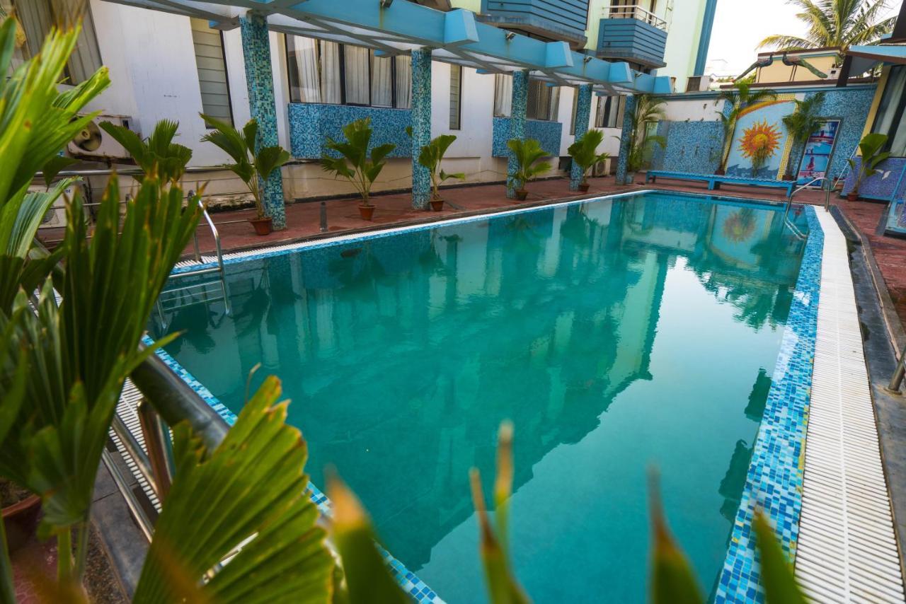 Hotel Prabhupada Puri Ngoại thất bức ảnh